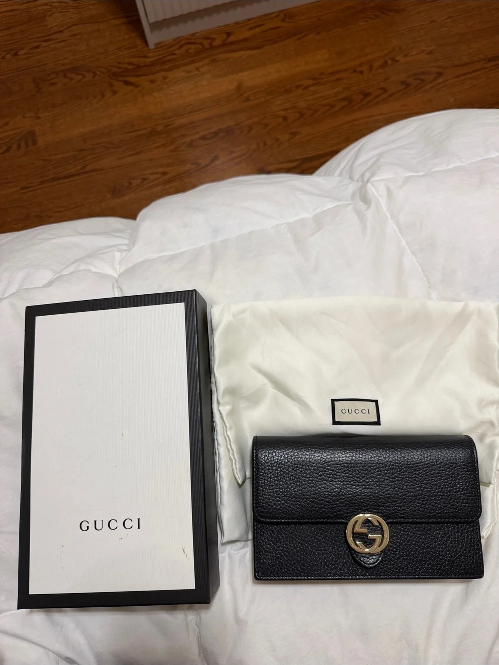 Gucci Black Pebbled Leather Wallet with Gold Double G (authentic)